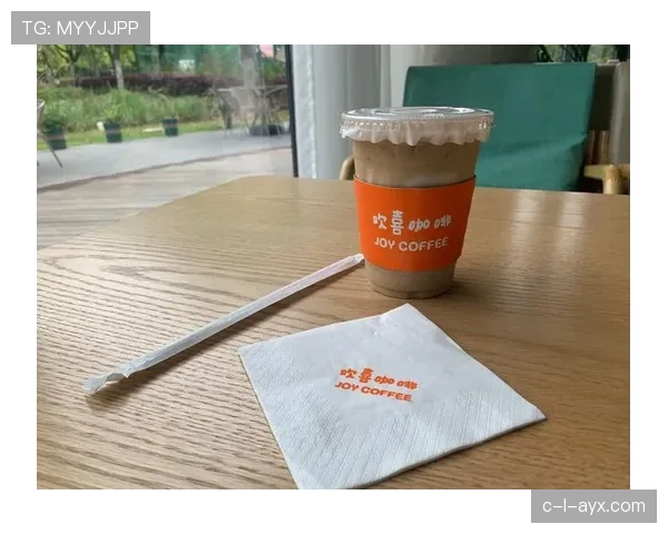 欧文家的冰箱里只放椰子水和黑咖啡，连牛奶都嫌多余